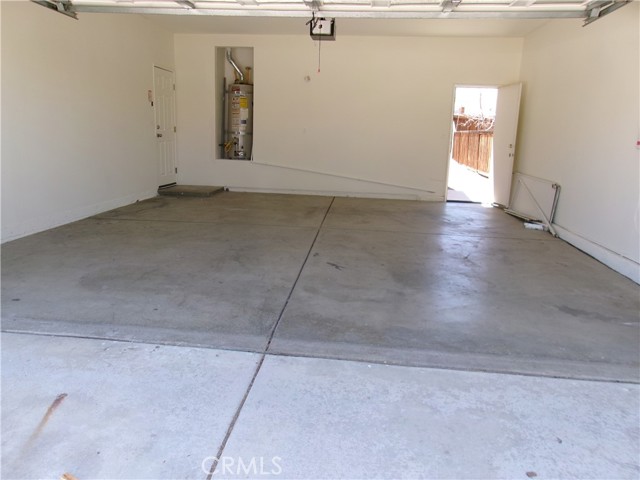 Detail Gallery Image 6 of 72 For 13380 Vista Verde St, Victorville,  CA 92392 - 4 Beds | 2 Baths