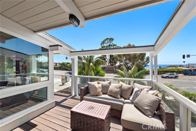 Detail Gallery Image 10 of 25 For 201 Nyes Pl, Laguna Beach,  CA 92651 - 3 Beds | 2 Baths