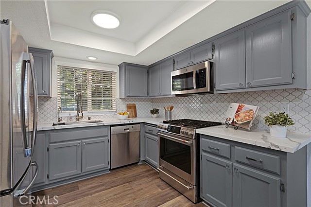 Detail Gallery Image 11 of 26 For 105 Grand Ave #D,  Monrovia,  CA 91016 - 3 Beds | 2/1 Baths
