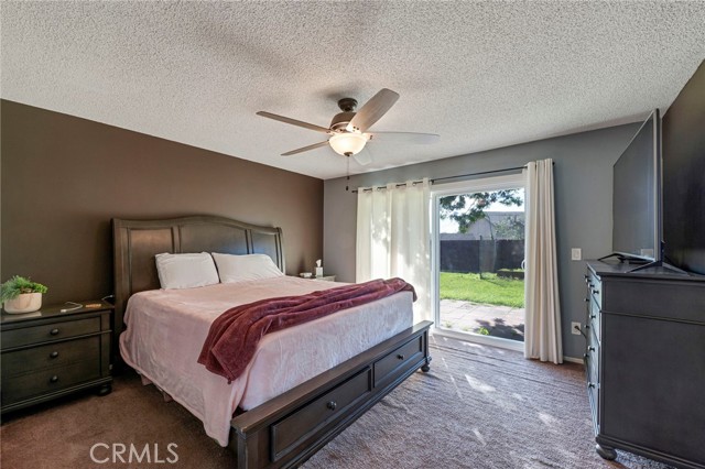 Detail Gallery Image 3 of 14 For 6302 Apple, Rialto,  CA 92377 - 4 Beds | 2 Baths