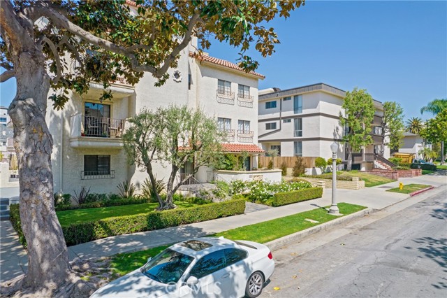 227 S Madison Ave #306, Pasadena, CA 91101