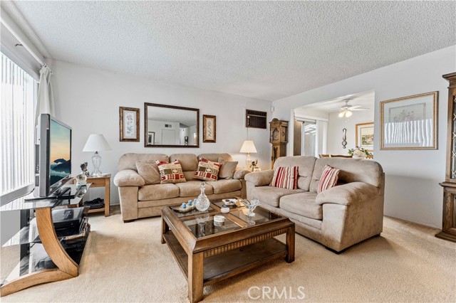 7340 Corsican Drive, Huntington Beach CA: https://media.crmls.org/medias/b812102d-f225-4f1c-ac0c-2832728e7967.jpg