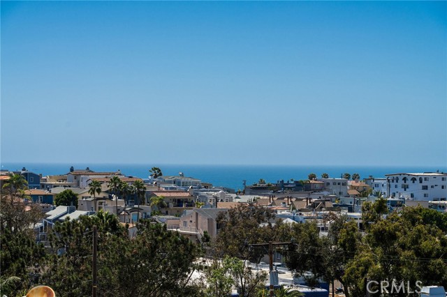 710 11th Street, Hermosa Beach CA: https://media.crmls.org/medias/b8125416-6059-45b0-b647-afd91a8782ab.jpg