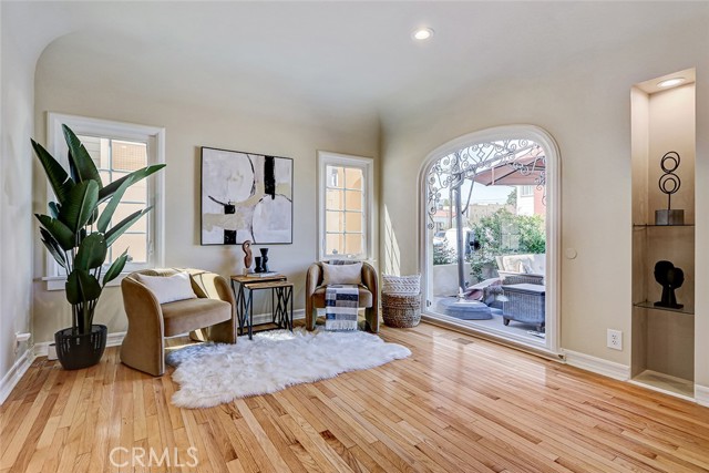 Detail Gallery Image 17 of 75 For 104 Saint Joseph Ave, Long Beach,  CA 90803 - 5 Beds | 3 Baths