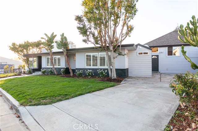 325 Holmwood Dr, Newport Beach, CA 92663