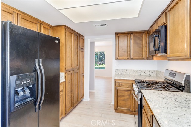 Detail Gallery Image 12 of 42 For 145 E Palm Lane Dr, Redlands,  CA 92373 - 3 Beds | 2/1 Baths