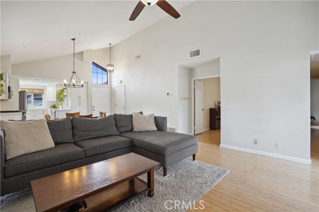 1027 W Rainbow Falls Way, Orange CA: https://media.crmls.org/medias/b814d72f-0e7c-46c2-ae88-e7382e1fa244.jpg