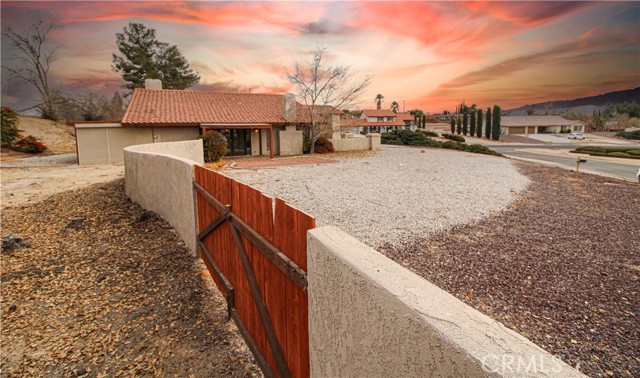 Detail Gallery Image 38 of 40 For 19976 Eyota Rd, Apple Valley,  CA 92308 - 3 Beds | 2/1 Baths