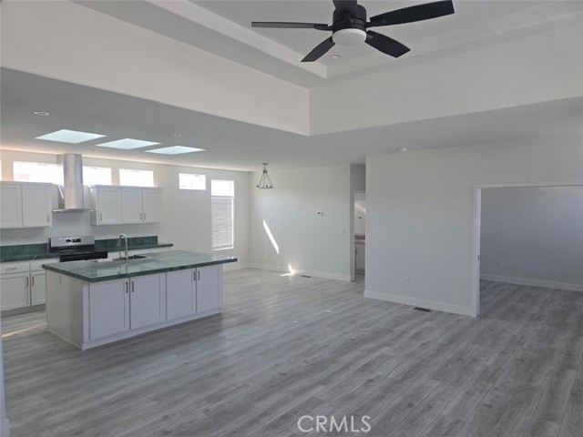 21500 Lassen, Chatsworth CA: https://media.crmls.org/medias/b8160af5-98a7-4361-80b7-6820741de1c4.jpg