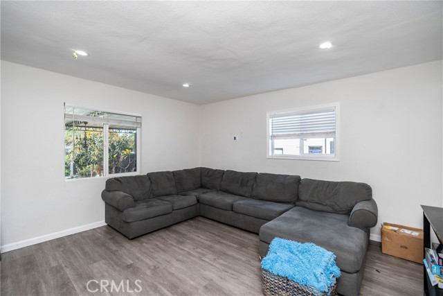 Detail Gallery Image 13 of 42 For 1406 E 108th St, Los Angeles,  CA 90059 - 3 Beds | 2 Baths