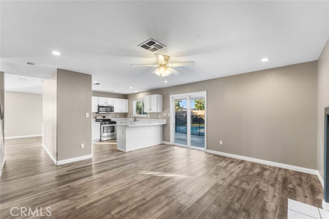 Detail Gallery Image 21 of 51 For 3910 Whirlwind Dr, Bakersfield,  CA 93313 - 3 Beds | 3 Baths