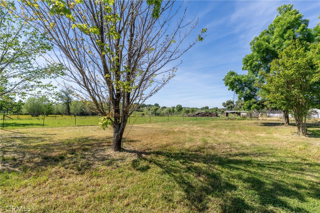 https://media.crmls.org/medias/b817063f-34a6-45d0-a6e7-a1691a2c45c7.jpg?preset=X-Large