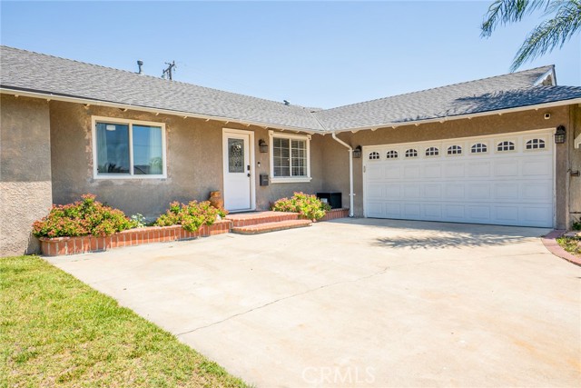 10245 Poulsen Avenue, Montclair CA: https://media.crmls.org/medias/b8171625-c111-4548-86c1-b19f931a4411.jpg