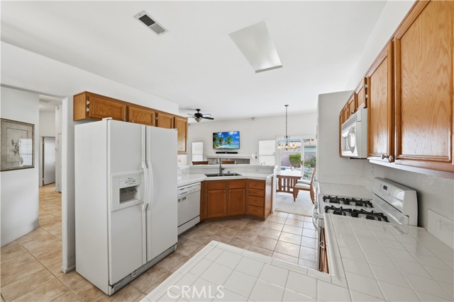 69722 Ridgeway Avenue, Cathedral City CA: https://media.crmls.org/medias/b81801c2-789a-4b2a-be54-b0234868a9f4.jpg