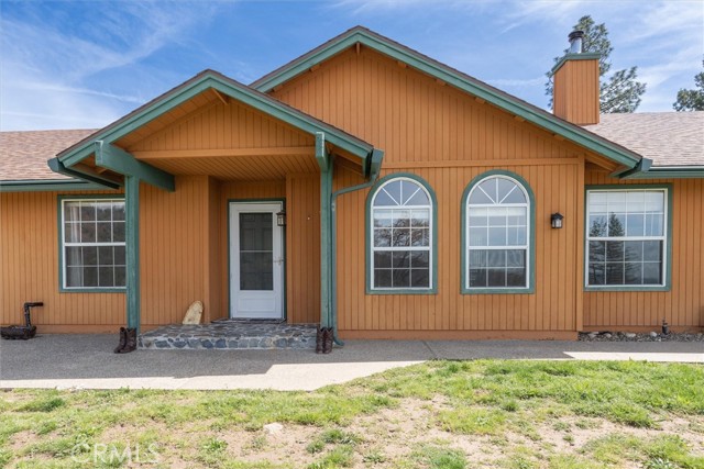 Detail Gallery Image 6 of 46 For 6132 Chowchilla Mountain Rd, Mariposa,  CA 95338 - 4 Beds | 2 Baths