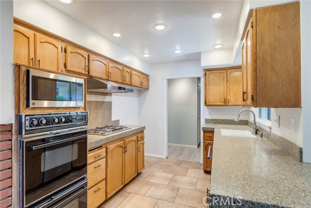 Detail Gallery Image 8 of 23 For 6720 Saint James Court, Riverside,  CA 92504 - 4 Beds | 2 Baths