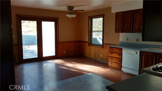 Detail Gallery Image 12 of 43 For 1792 Ash, Wrightwood,  CA 92397 - 3 Beds | 2/1 Baths