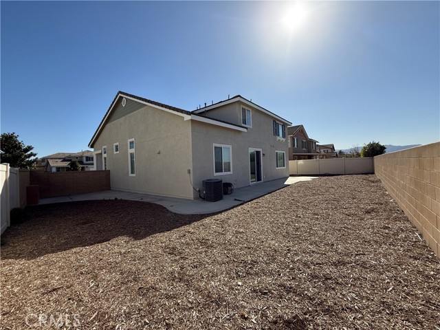 Detail Gallery Image 6 of 16 For 7435 Silver Saddle Ct., Corona,  CA 92880 - 4 Beds | 3/1 Baths
