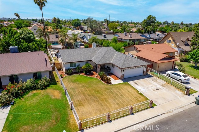 Detail Gallery Image 28 of 32 For 5805 Lisa Ct, Bakersfield,  CA 93304 - 3 Beds | 2 Baths