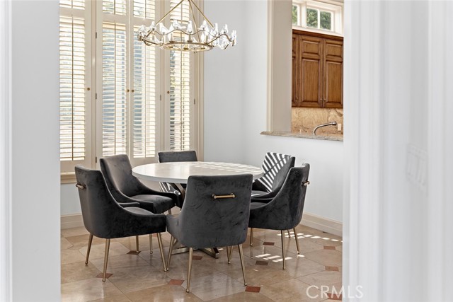 Detail Gallery Image 21 of 46 For 121 Emerald Bay, Laguna Beach,  CA 92651 - 5 Beds | 4/1 Baths