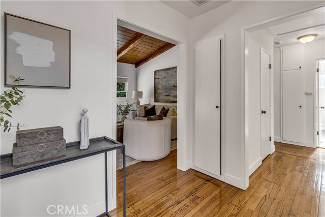 Detail Gallery Image 22 of 27 For 8308 Zelzah, Northridge,  CA 91325 - 3 Beds | 2 Baths