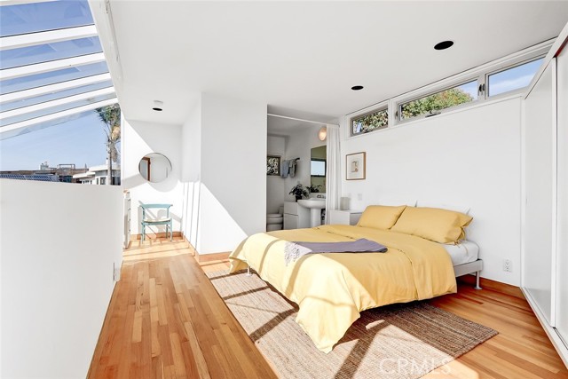 2318 Manhattan Avenue, Hermosa Beach, California 90254, 2 Bedrooms Bedrooms, ,2 BathroomsBathrooms,Residential,Sold,Manhattan,SB21195212