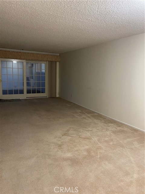 Detail Gallery Image 8 of 18 For 332 E Landsford, Lancaster,  CA 93535 - 4 Beds | 2/1 Baths