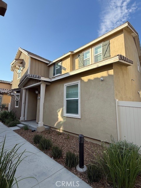 17047 Zion Drive, Canyon Country CA: https://media.crmls.org/medias/b81d20b2-26f7-4575-8b62-2465aee403e4.jpg