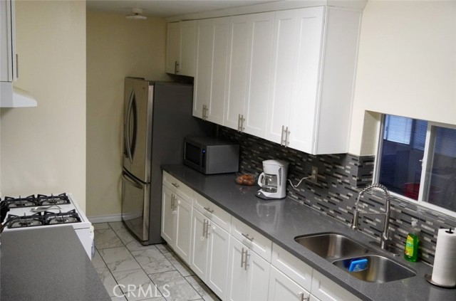 38848 Deer Run Road, Palmdale CA: https://media.crmls.org/medias/b81d48c1-56e9-45f7-8c44-b45ce004d3be.jpg