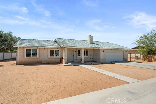 22393 Lone Eagle Road, Apple Valley CA: https://media.crmls.org/medias/b81d4fa3-0365-435b-8d94-c09a386653c4.jpg