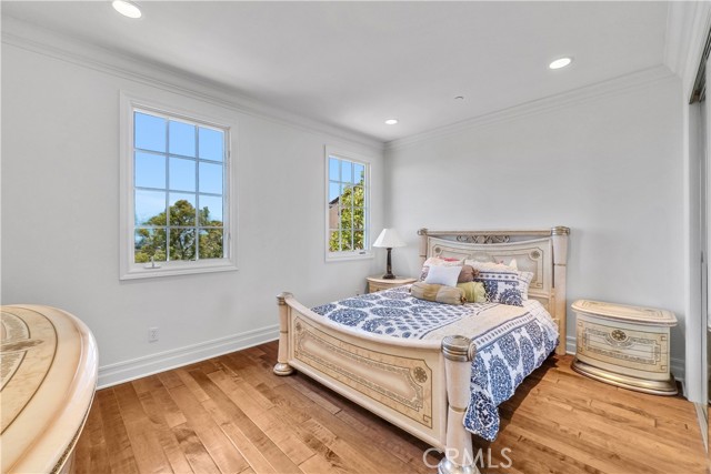 25 Village Way, Irvine CA: https://media.crmls.org/medias/b81d9638-b1a1-495b-b512-d0380cf55341.jpg