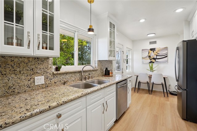 Detail Gallery Image 16 of 41 For 4527 Leata Ln, La Canada Flintridge,  CA 91011 - 2 Beds | 2 Baths