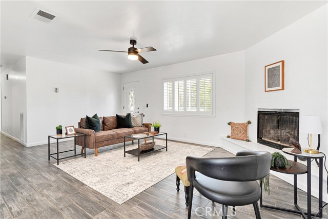 Detail Gallery Image 8 of 36 For 22331 Ramona Ave, Apple Valley,  CA 92307 - 3 Beds | 2 Baths
