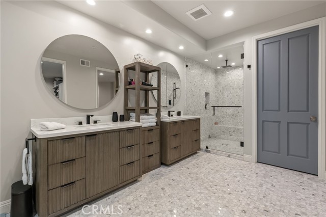 Detail Gallery Image 24 of 38 For 11500 San Vicente Bld #202,  Los Angeles,  CA 90049 - 3 Beds | 3/1 Baths