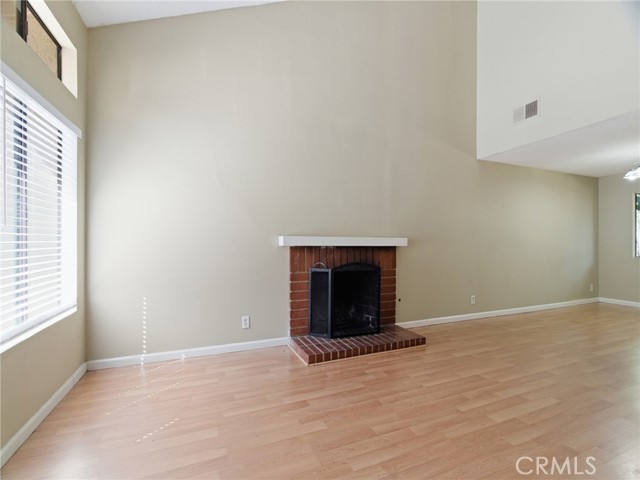 Detail Gallery Image 8 of 40 For 19745 Lull St, Winnetka,  CA 91306 - 4 Beds | 3 Baths