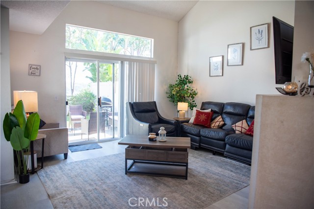 27872 Aberdeen, Mission Viejo CA: https://media.crmls.org/medias/b8208179-c6bc-4414-babb-ca6e2bb2b95a.jpg