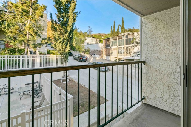Detail Gallery Image 25 of 37 For 1881 Alpha Rd #8,  Glendale,  CA 91208 - 2 Beds | 3 Baths
