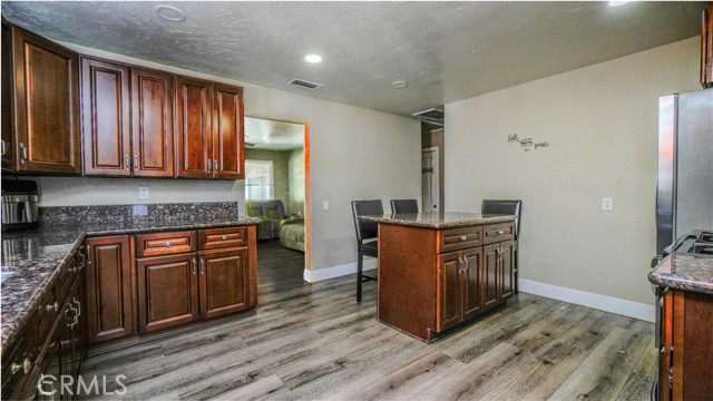 Detail Gallery Image 8 of 27 For 2314 S Artesia, San Bernardino,  CA 92408 - 2 Beds | 1 Baths