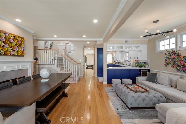 Detail Gallery Image 8 of 33 For 336 10th St, Manhattan Beach,  CA 90266 - 5 Beds | 4 Baths