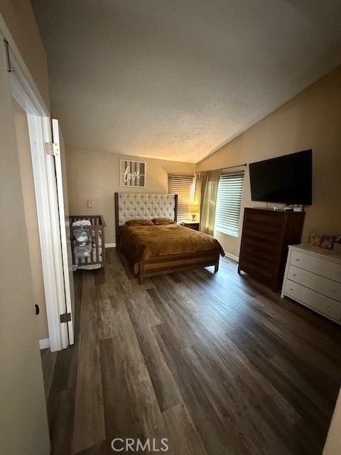 Detail Gallery Image 6 of 13 For 1455 Remembrance Dr, Perris,  CA 92571 - 4 Beds | 2/1 Baths