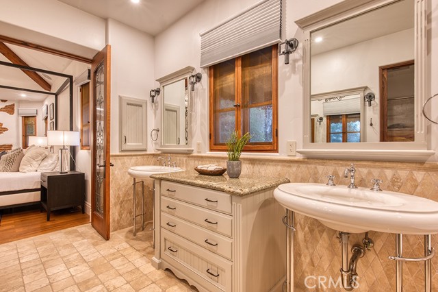 31742 Contijo Way, Coto de Caza CA: https://media.crmls.org/medias/b822de1c-7cde-49b9-9181-e7a5b46f4ef5.jpg