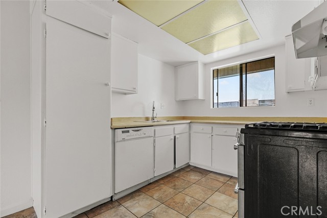 Detail Gallery Image 8 of 29 For 8801 Willis Ave #6,  Panorama City,  CA 91402 - 2 Beds | 1 Baths