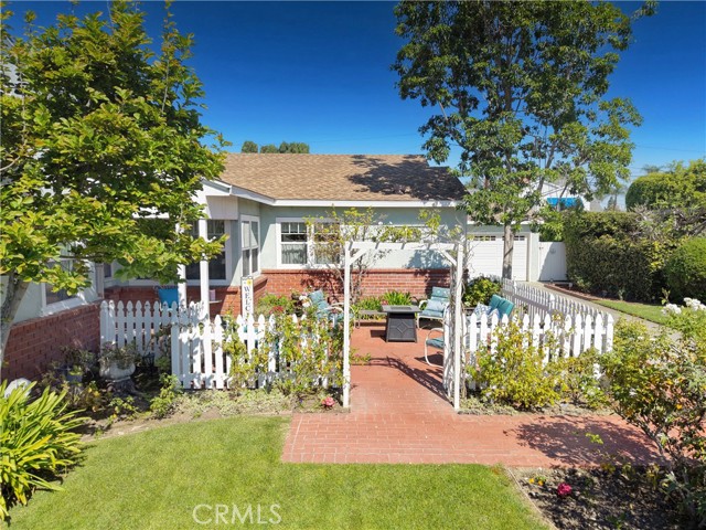 Detail Gallery Image 4 of 56 For 7457 3rd St, Downey,  CA 90241 - 3 Beds | 2 Baths