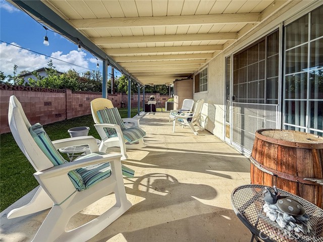 2191 Hilldale Avenue, Simi Valley CA: https://media.crmls.org/medias/b823cbff-b3d6-4944-ac21-c2165ffa4440.jpg