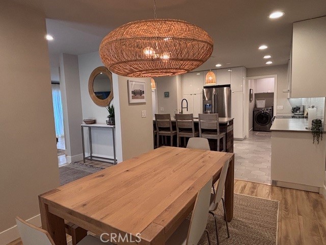 B823f504 0a25 43fd A4db 7e7f348bde8c