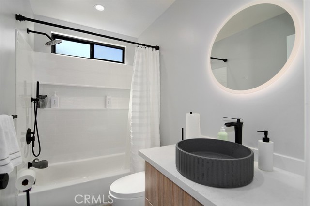 Detail Gallery Image 20 of 47 For 10947 Lurline Ave, Chatsworth,  CA 91311 - 5 Beds | 4 Baths