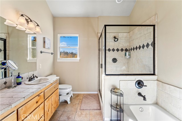 Detail Gallery Image 33 of 40 For 949 Trinity Dr, Lake Arrowhead,  CA 92352 - 3 Beds | 2/1 Baths