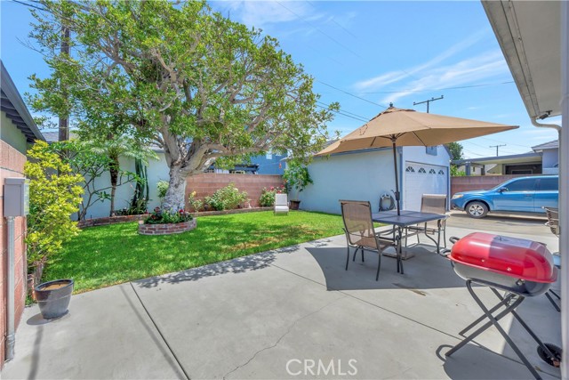 3850 Senasac Avenue, Long Beach CA: https://media.crmls.org/medias/b824e0a6-bb7f-4636-8881-dfe68ed326ea.jpg