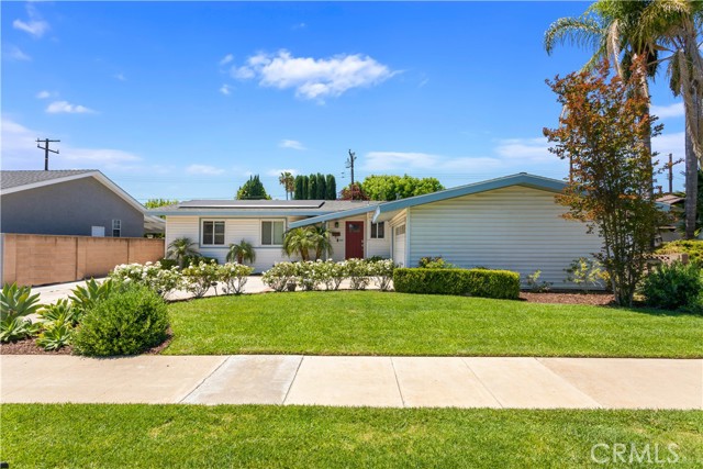 950 N Milford Street, Orange CA: https://media.crmls.org/medias/b8252588-ad73-480c-a344-fa5f6ba47695.jpg
