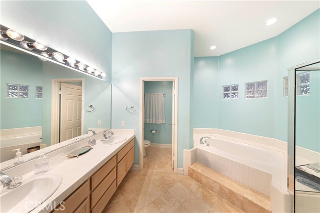 61 Stoney Pointe, Laguna Niguel CA: https://media.crmls.org/medias/b82549aa-4af8-4e6d-808a-73b2944e7d63.jpg